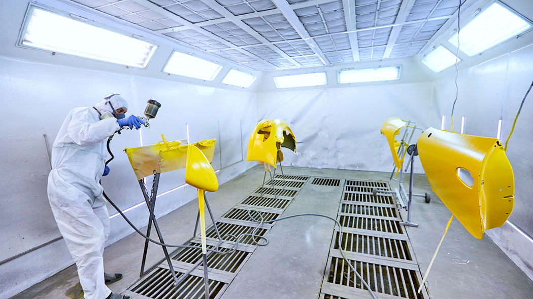 Staining of the car's parts in yellow on the service
